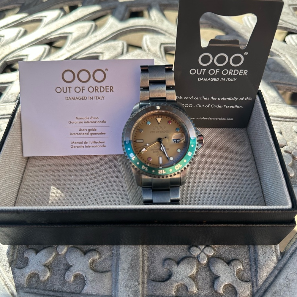 OOO stainless steel 44m watch - new